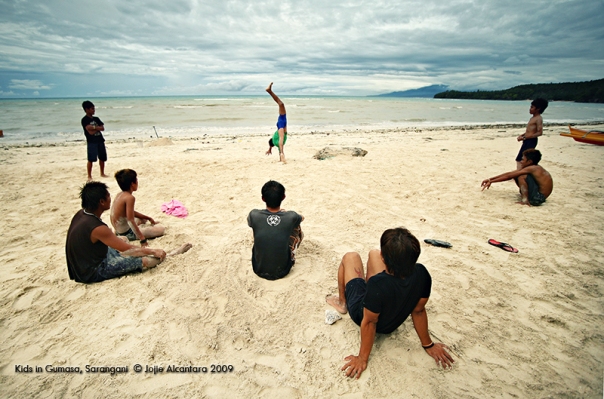 Kids in Gumasa, Sarangani by Jojie Alcantara