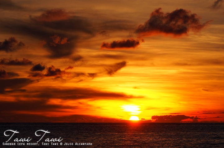 Sunset in Tawi Tawi by Jojie Alcantara