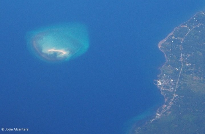 White Island and Camiguin from an airplane  © Jojie Alcantara